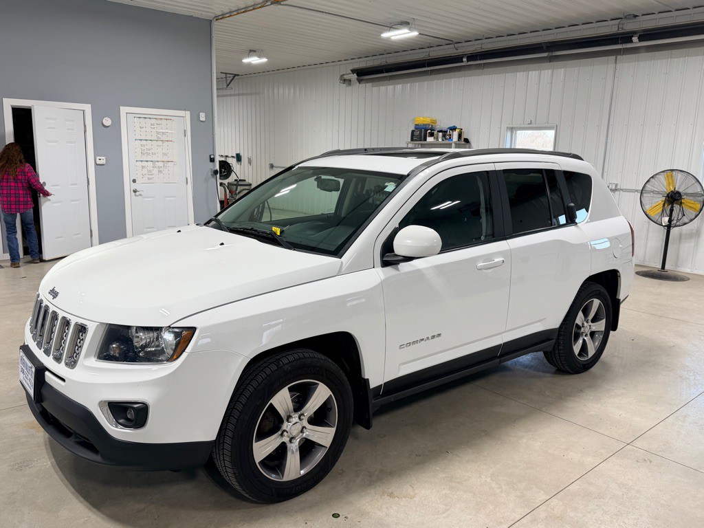 2017 Jeep Compass Image 9