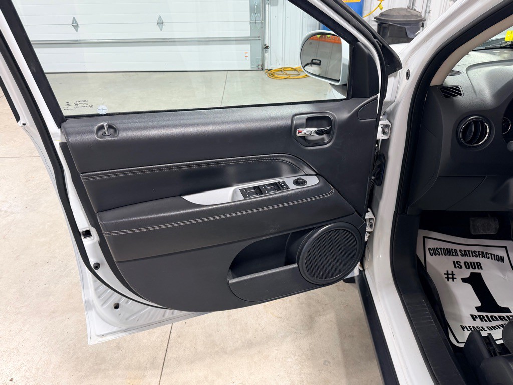 2017 Jeep Compass Image 10
