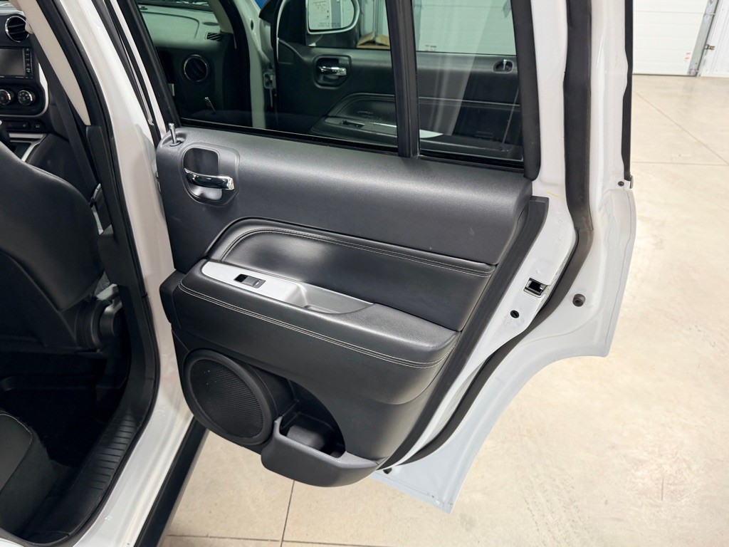 2017 Jeep Compass Image 13