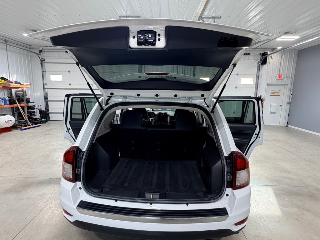 2017 Jeep Compass Image 14