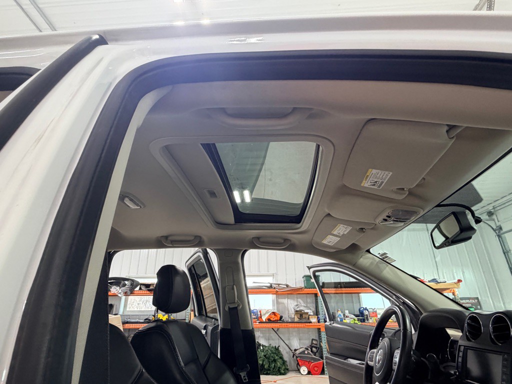 2017 Jeep Compass Image 19
