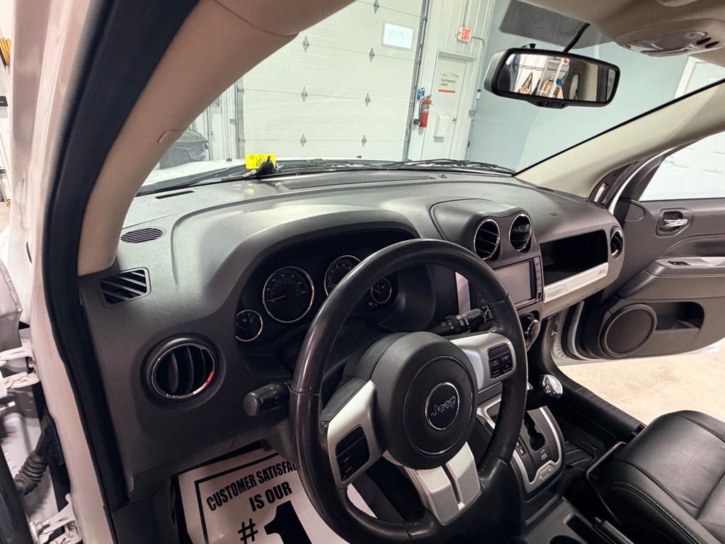 2017 Jeep Compass Image 24