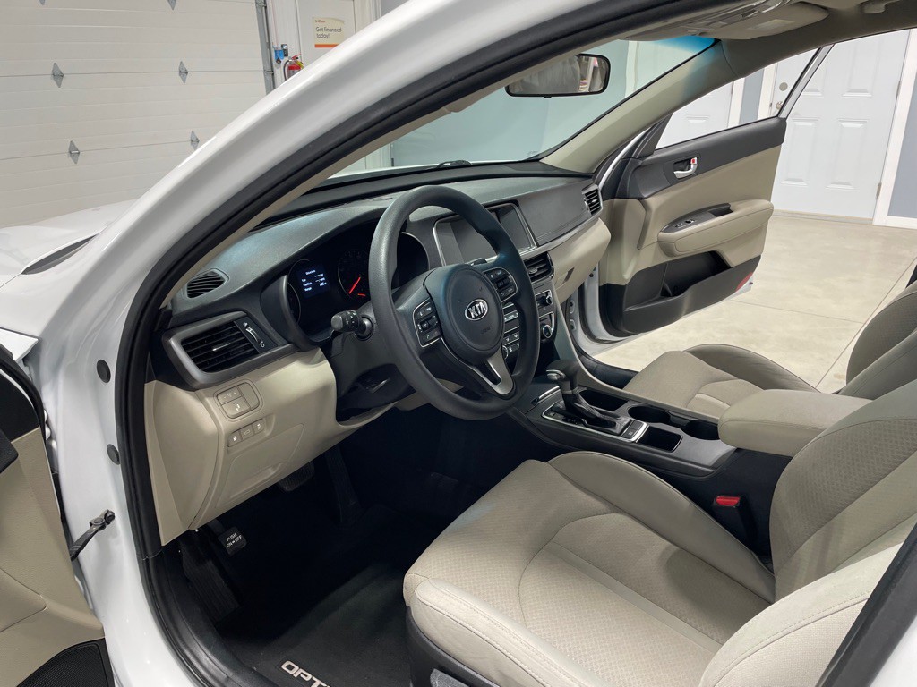 2018 Kia Optima Image 9