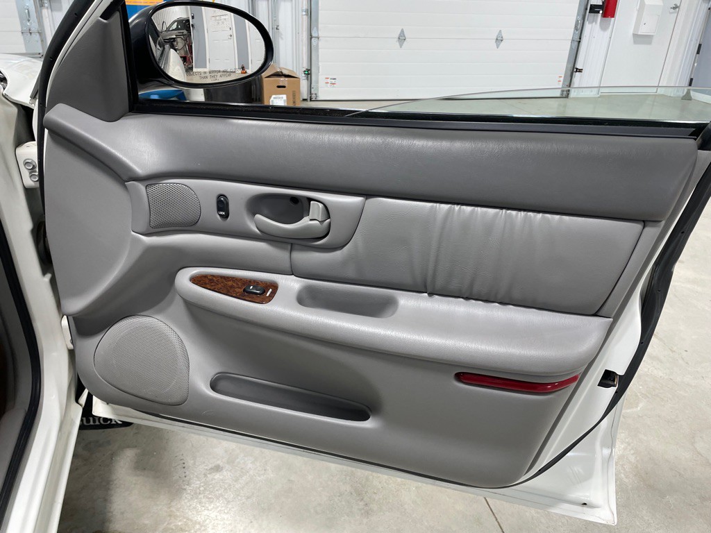 2003 Buick Century Image 24