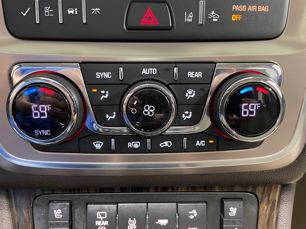 2015 GMC Acadia Image 35