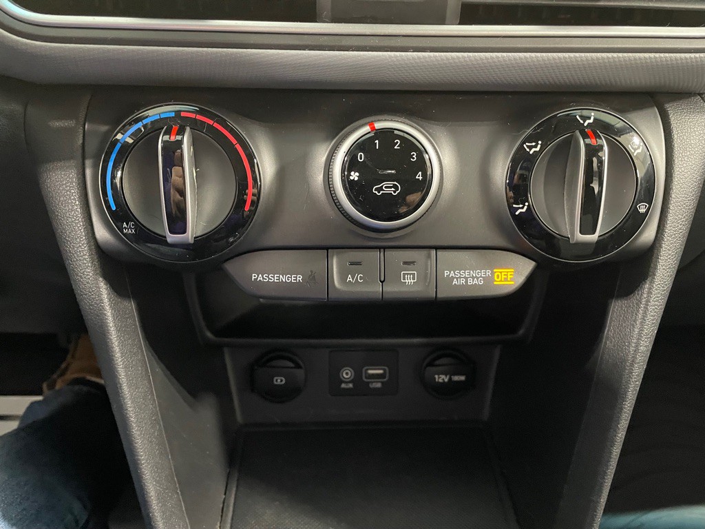 2020 Hyundai Kona Image 32