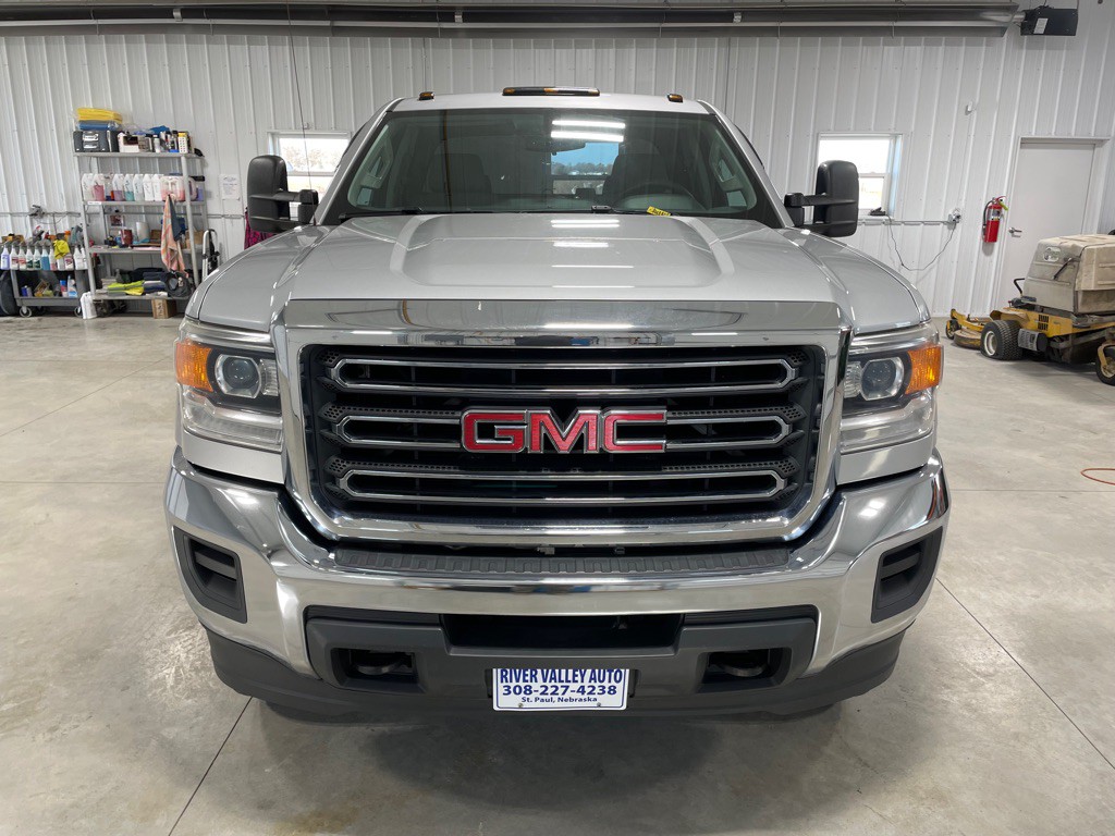 2016 GMC Sierra 2500 Image 2