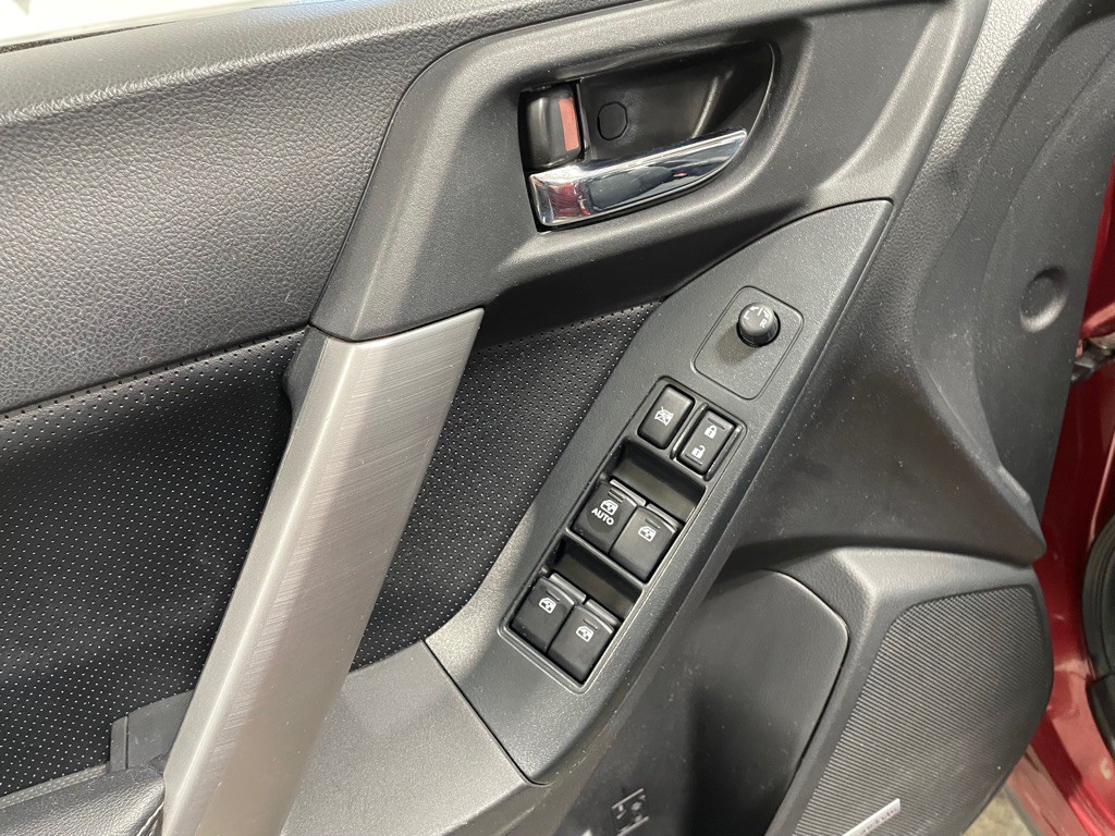 2015 Subaru Forester Image 12