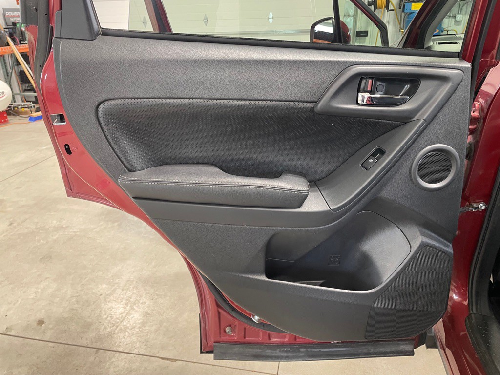 2015 Subaru Forester Image 16