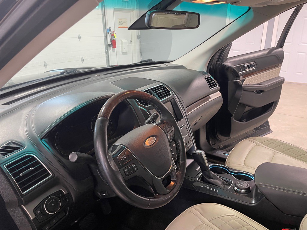 2016 Ford Explorer Image 10