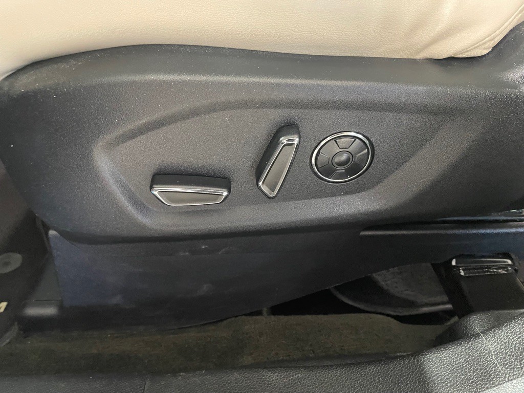 2016 Ford Explorer Image 12