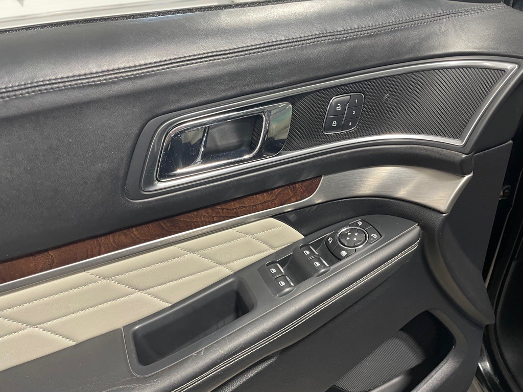 2016 Ford Explorer Image 13