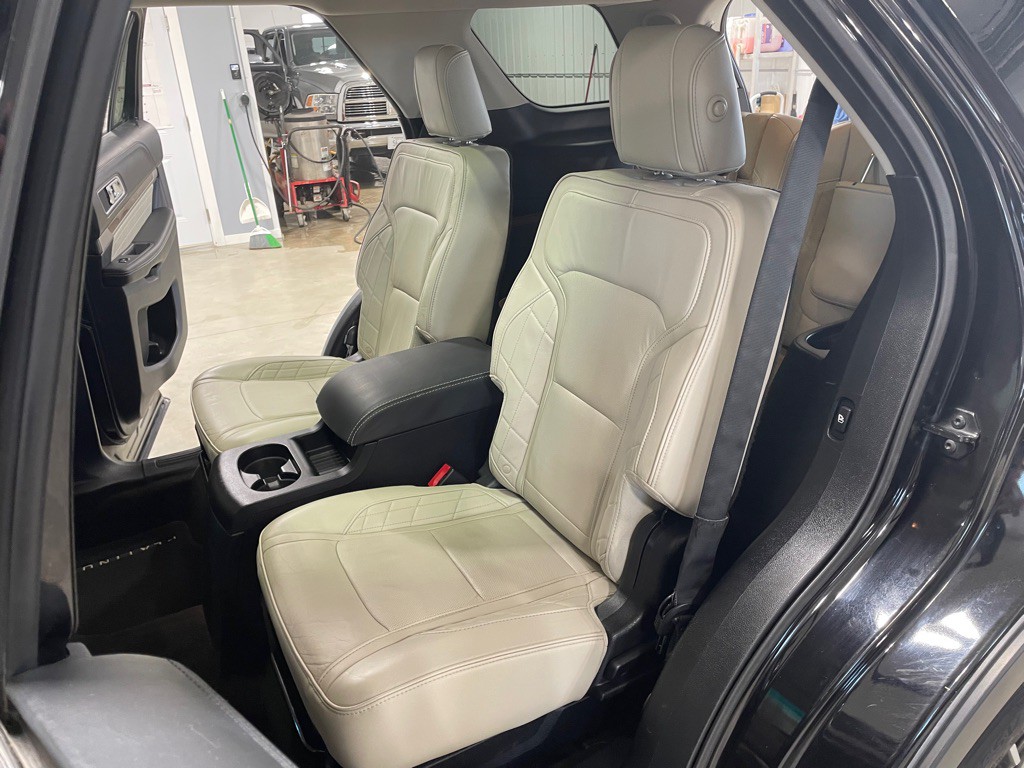 2016 Ford Explorer Image 16