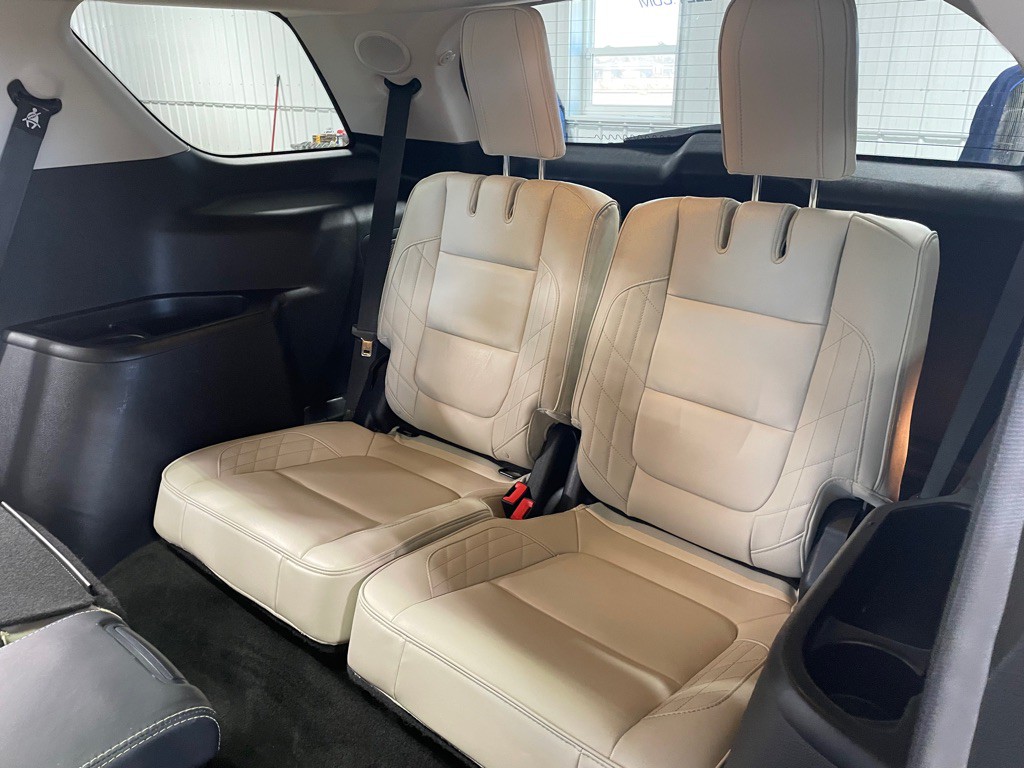 2016 Ford Explorer Image 17