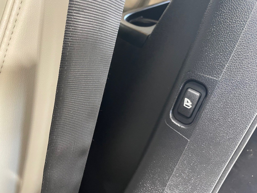 2016 Ford Explorer Image 18