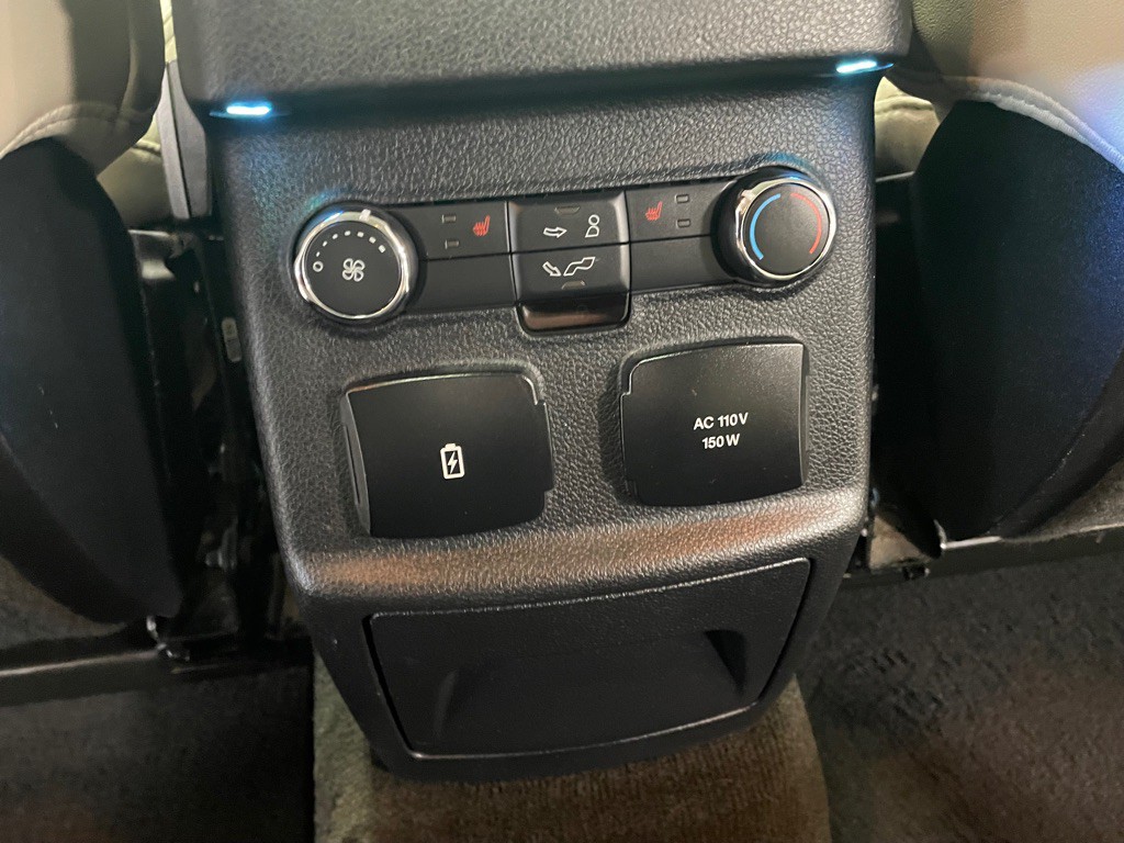 2016 Ford Explorer Image 19