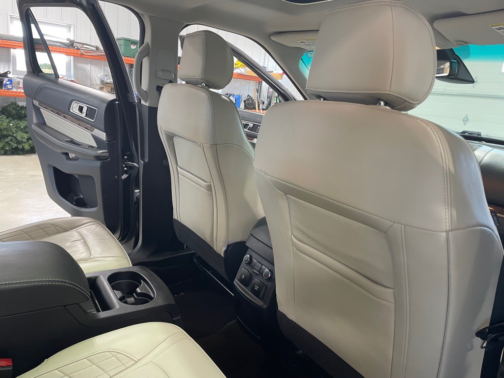 2016 Ford Explorer Image 25