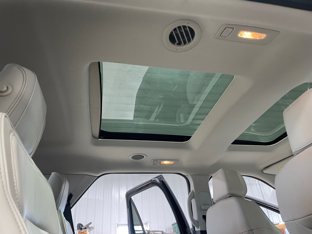 2016 Ford Explorer Image 27