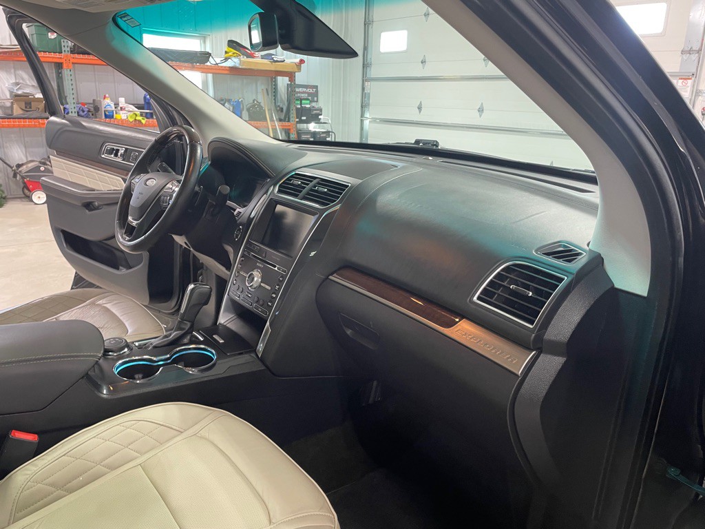 2016 Ford Explorer Image 29