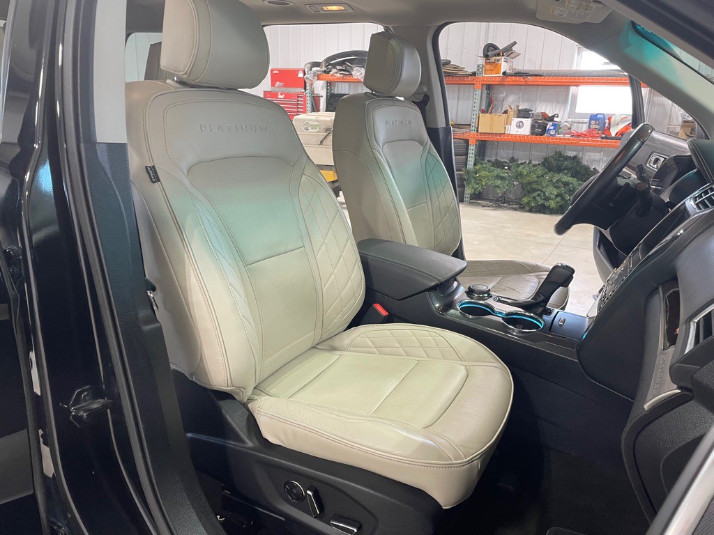 2016 Ford Explorer Image 30