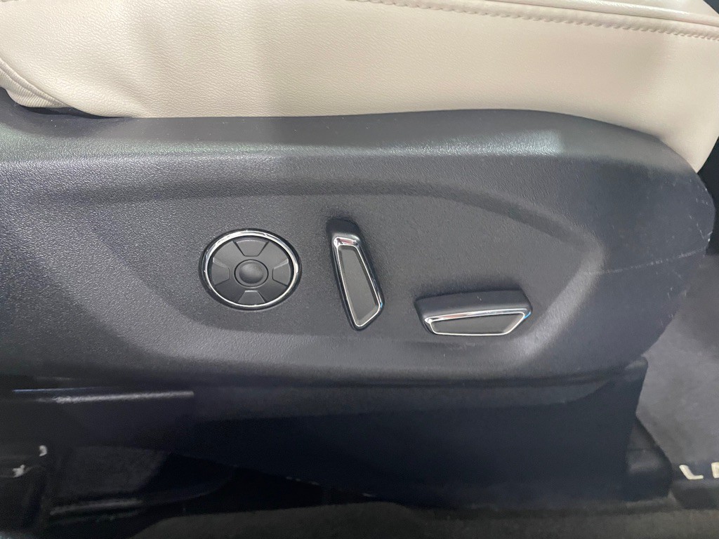 2016 Ford Explorer Image 31