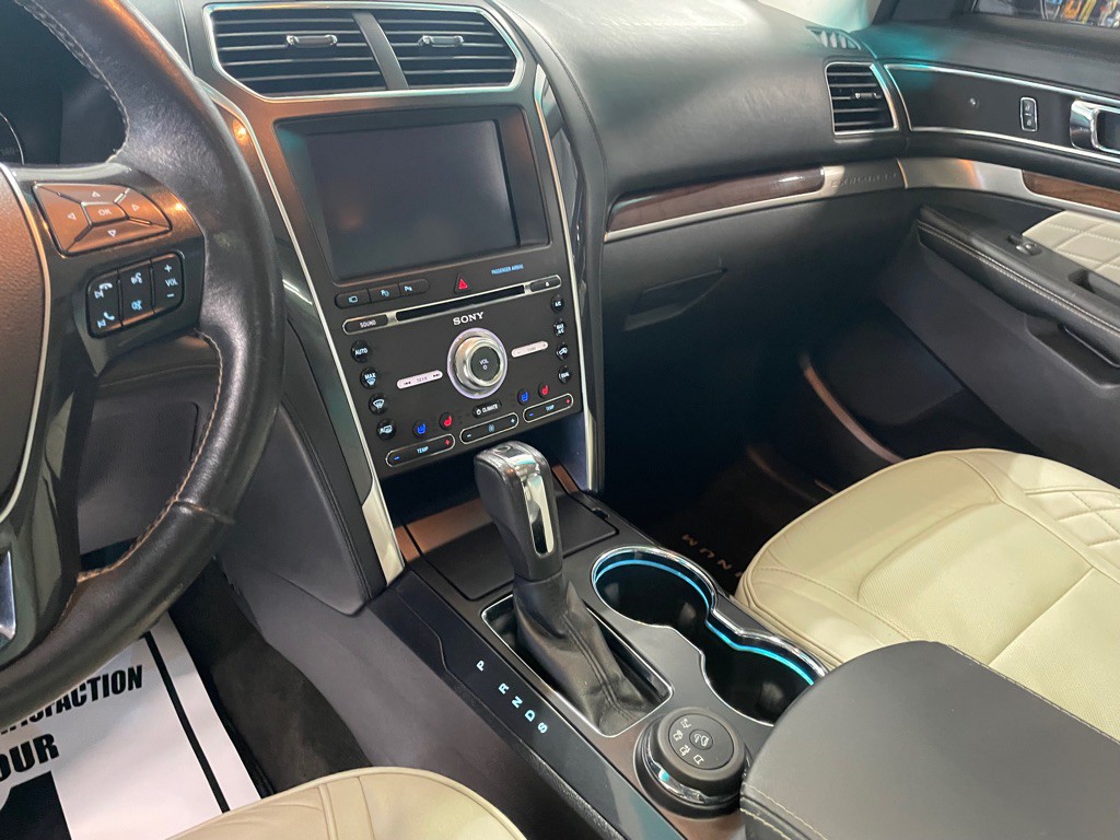 2016 Ford Explorer Image 41