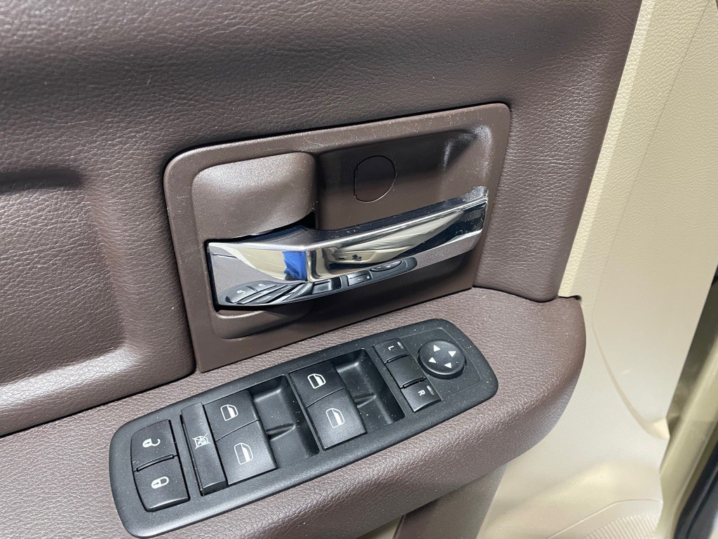 2011 RAM 1500 Image 12