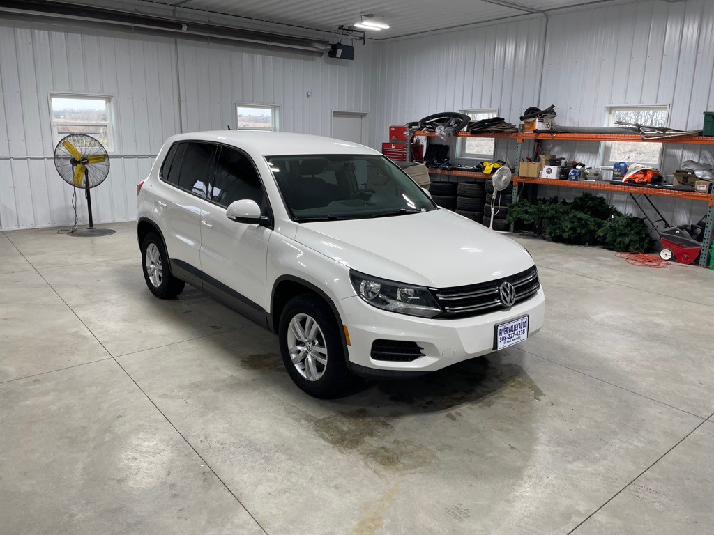 2012 Volkswagen Tiguan Image 1