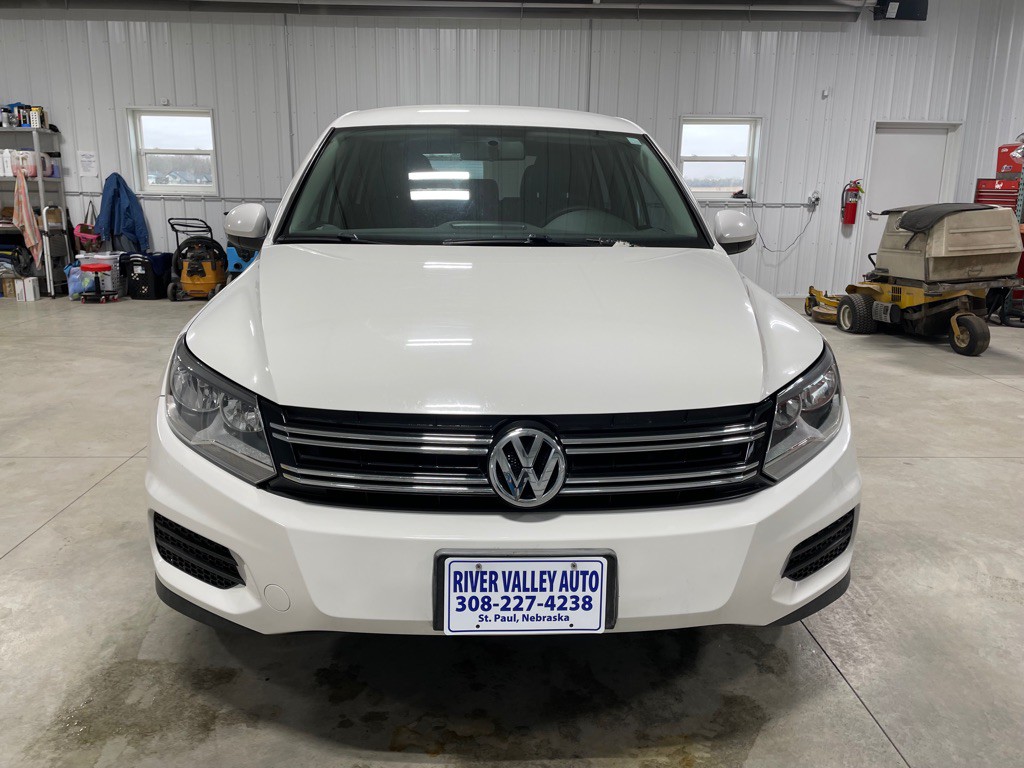 2012 Volkswagen Tiguan Image 2