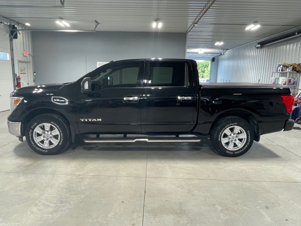 2017 Nissan Titan Image 4