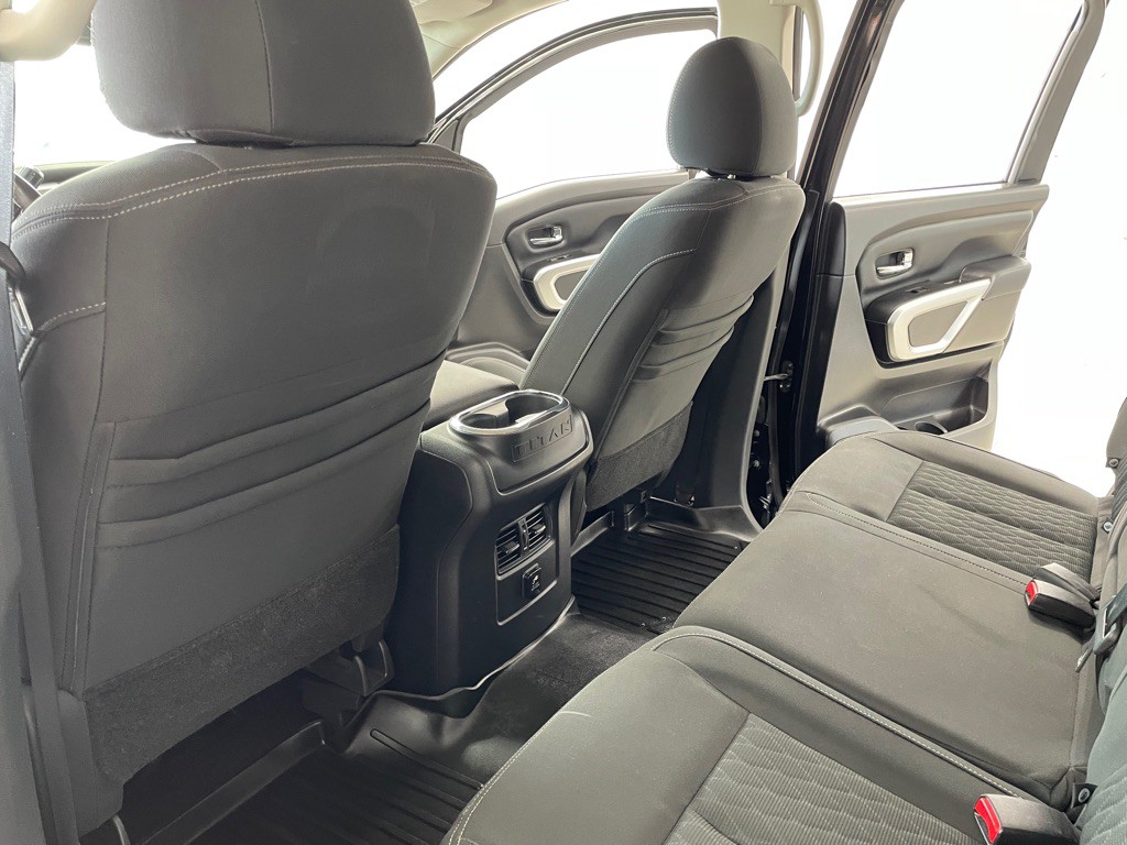2017 Nissan Titan Image 13
