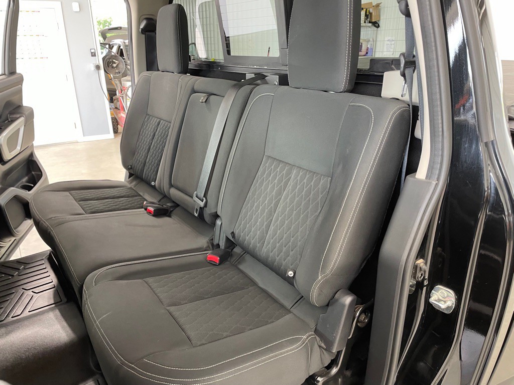 2017 Nissan Titan Image 14