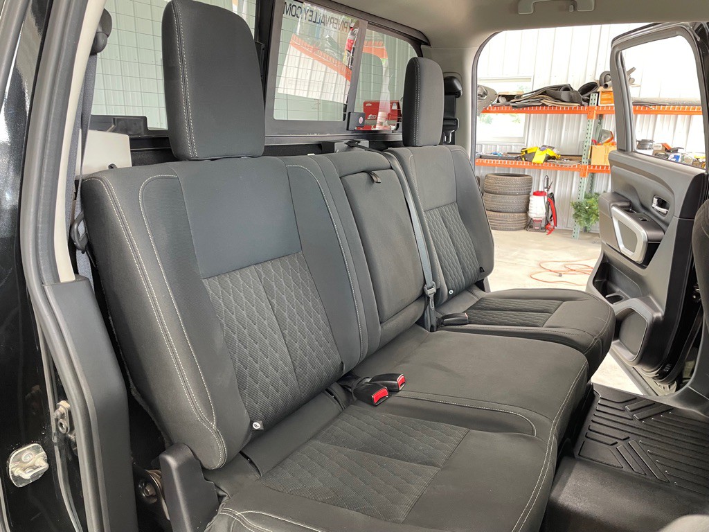 2017 Nissan Titan Image 19