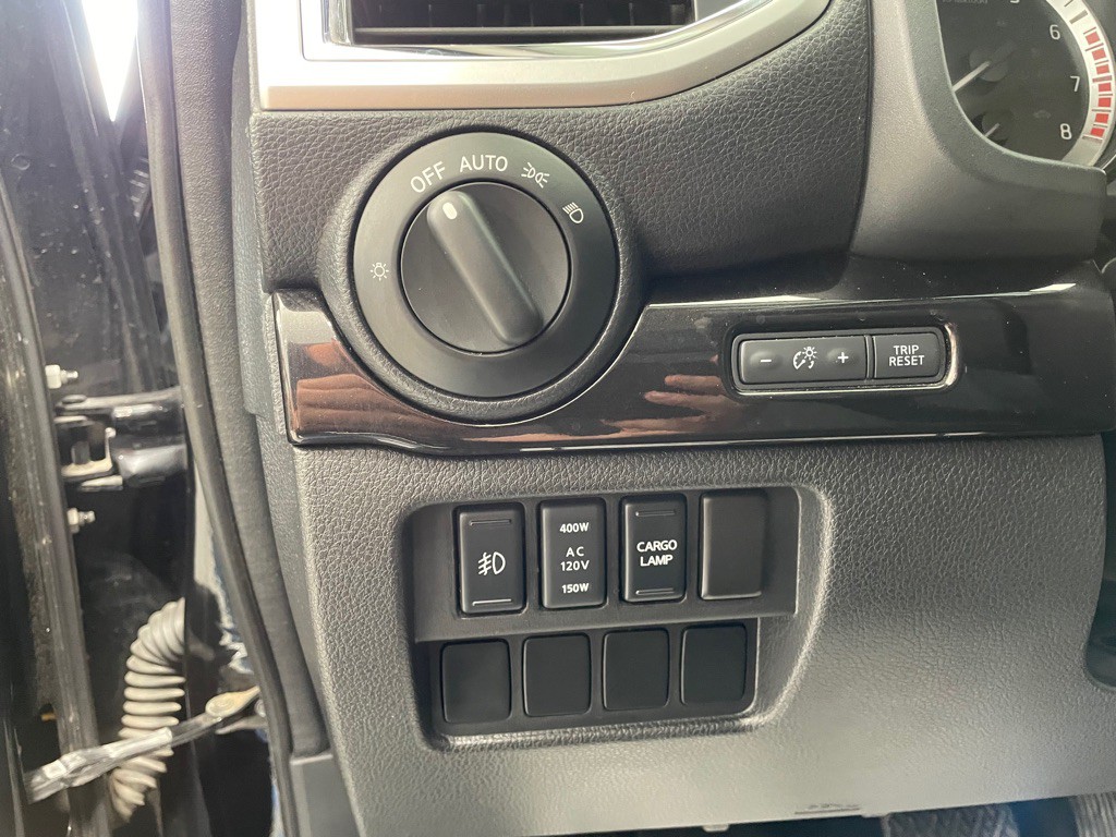 2017 Nissan Titan Image 26