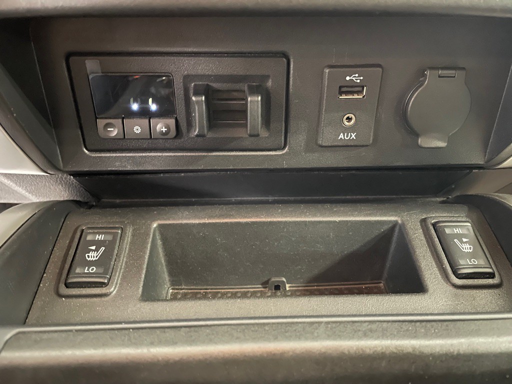 2017 Nissan Titan Image 33