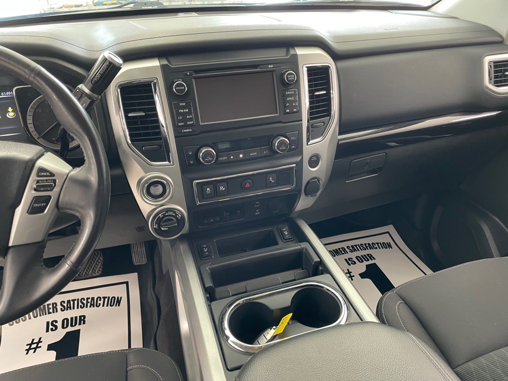 2017 Nissan Titan Image 34