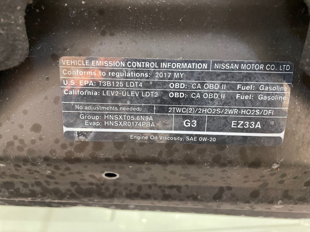 2017 Nissan Titan Image 38
