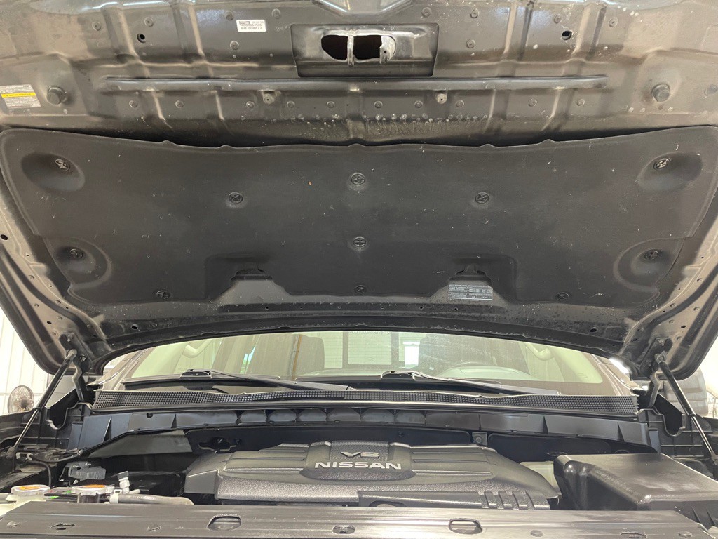 2017 Nissan Titan Image 39