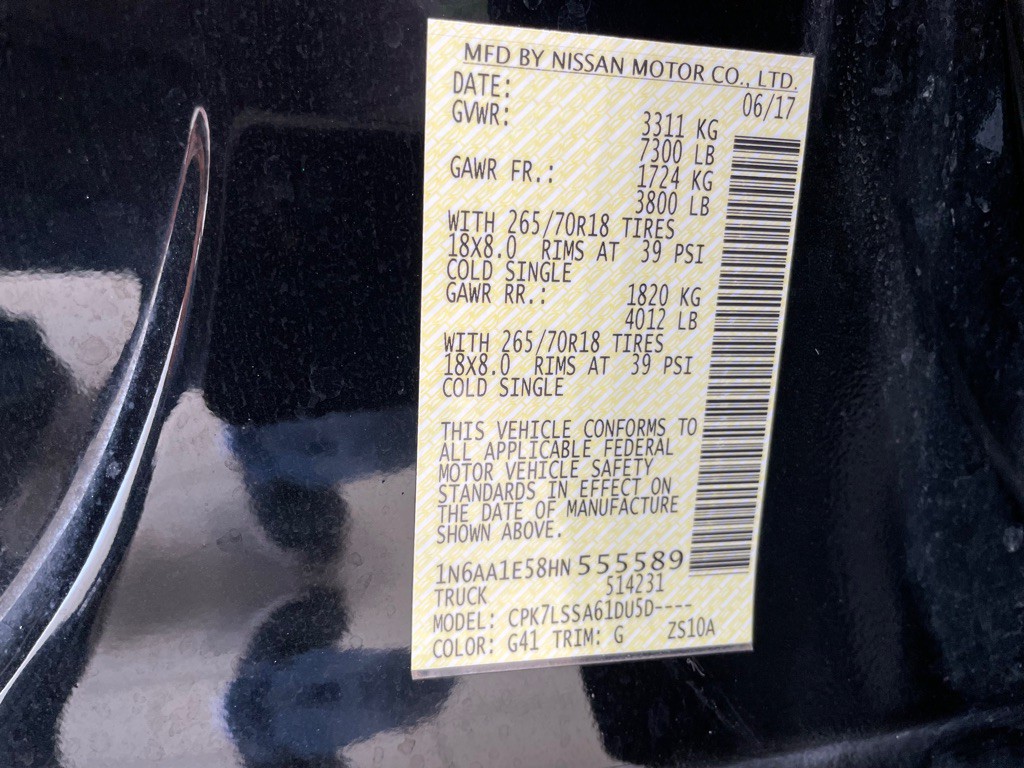 2017 Nissan Titan Image 40