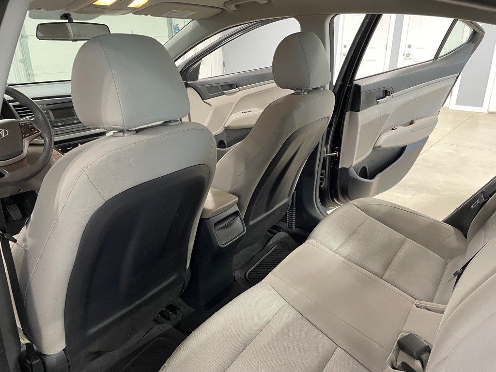 2017 Hyundai Elantra Image 13