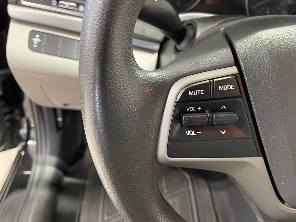 2017 Hyundai Elantra Image 27