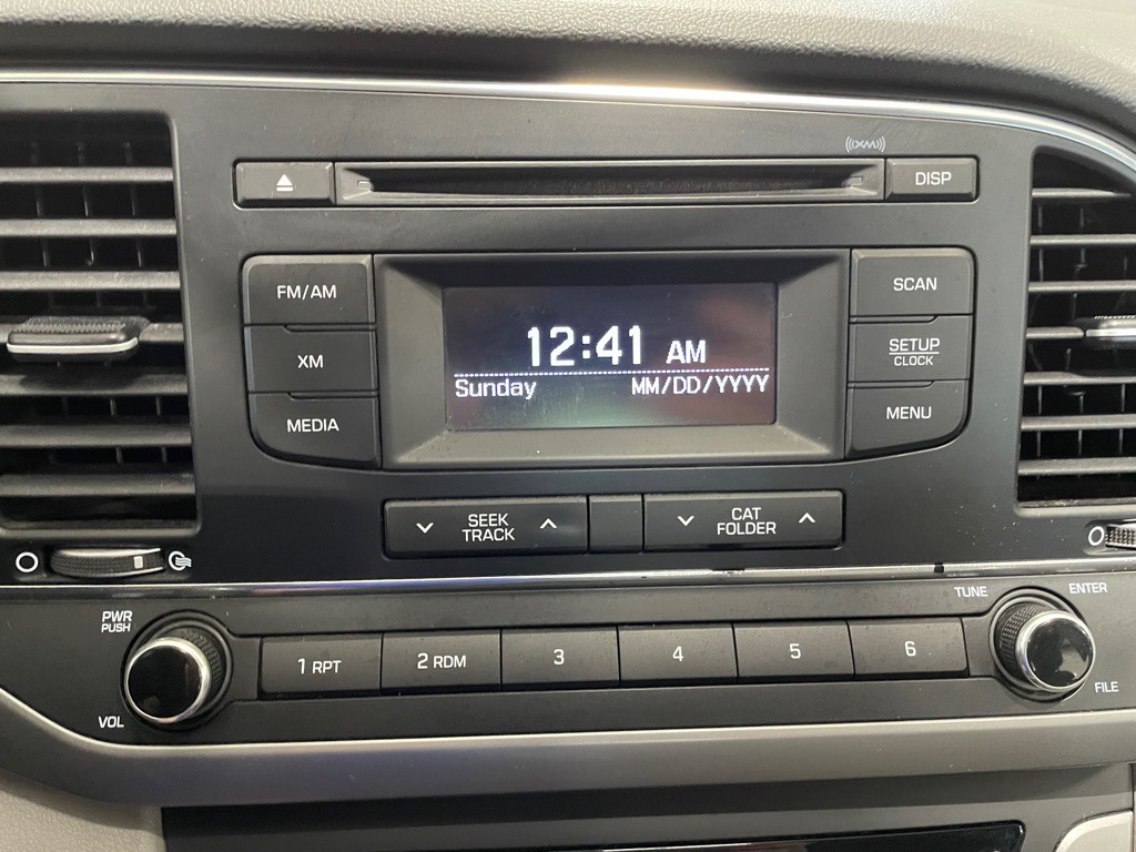 2017 Hyundai Elantra Image 29