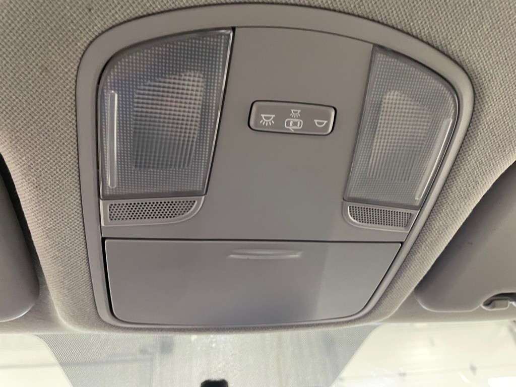 2017 Hyundai Elantra Image 32