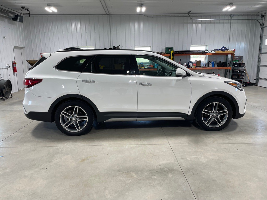 2017 Hyundai Santa Fe Image 7