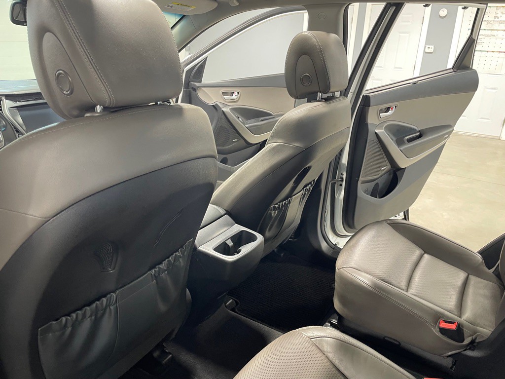 2017 Hyundai Santa Fe Image 13