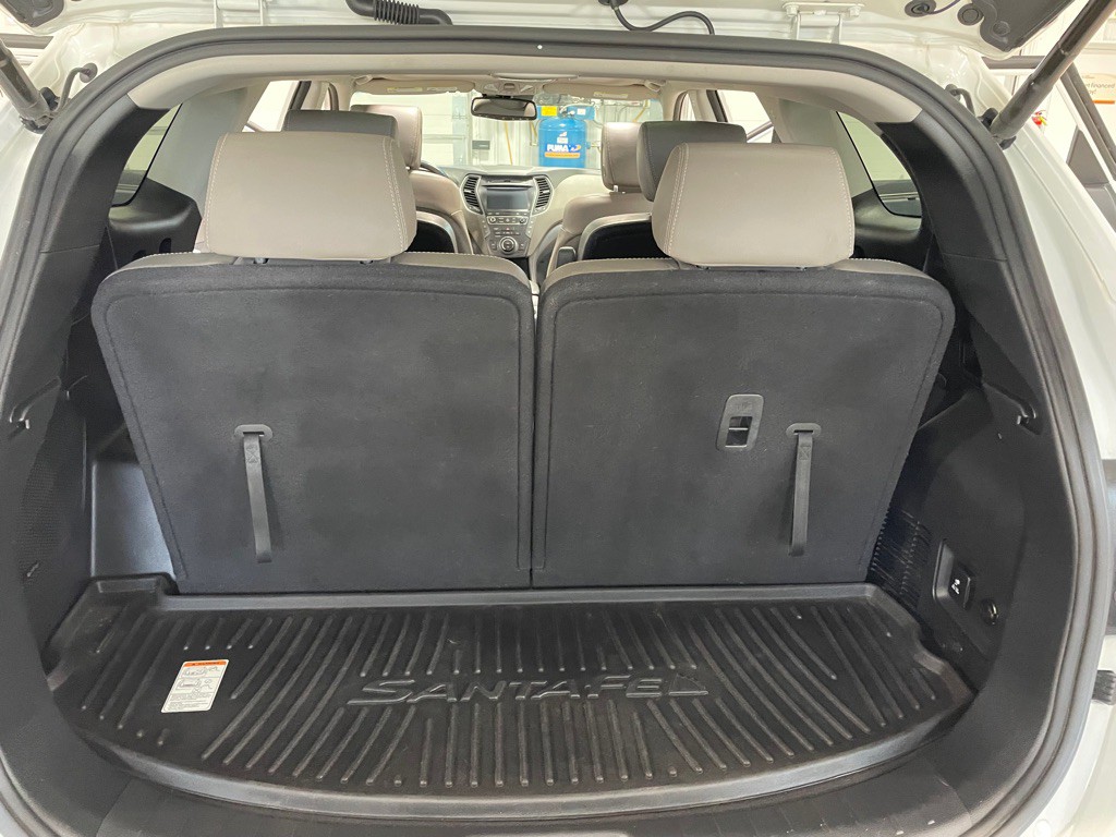 2017 Hyundai Santa Fe Image 18