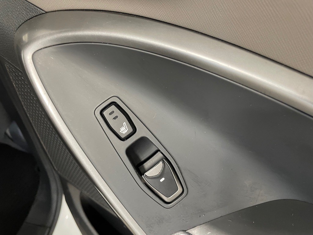 2017 Hyundai Santa Fe Image 22