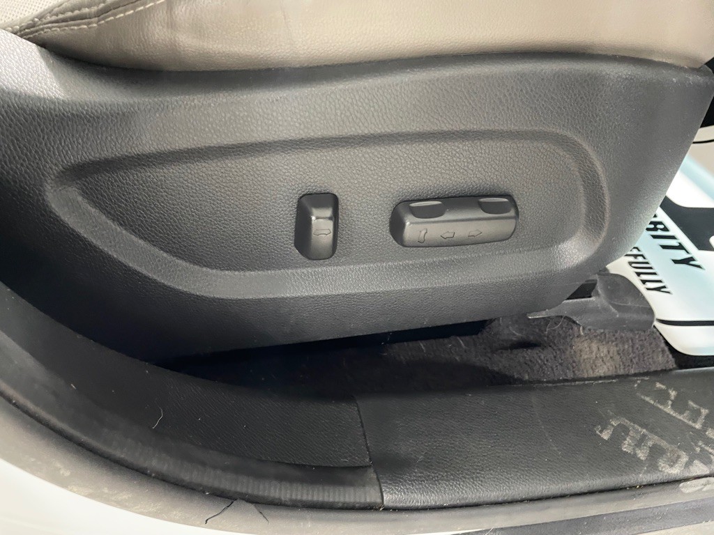 2017 Hyundai Santa Fe Image 26