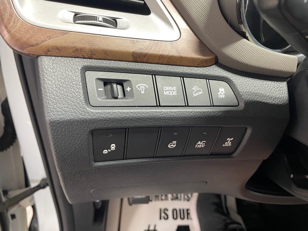 2017 Hyundai Santa Fe Image 29