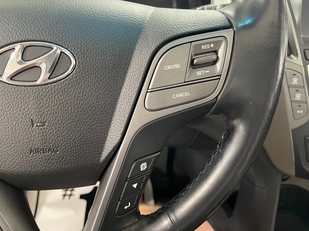 2017 Hyundai Santa Fe Image 33